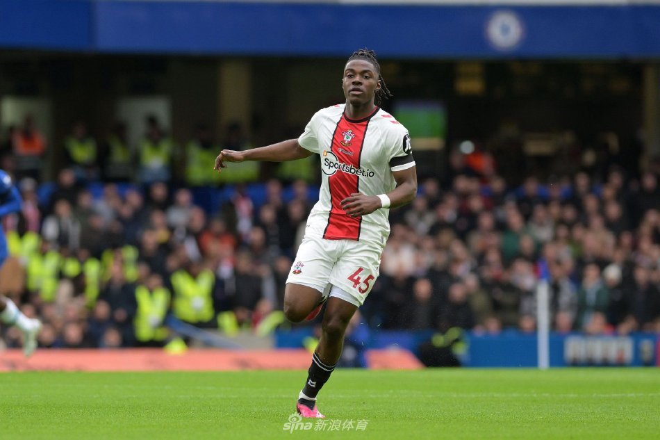 捧起了冠军 捧起了冠军